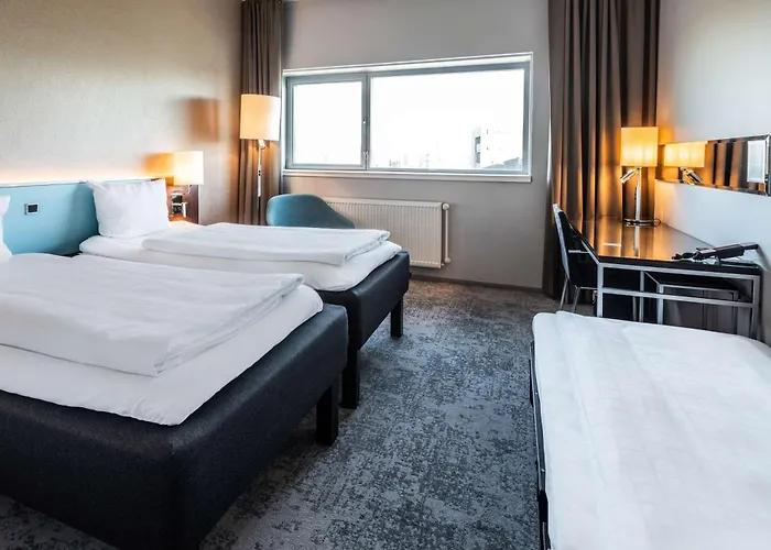 스캔딕 슬루스홀믄