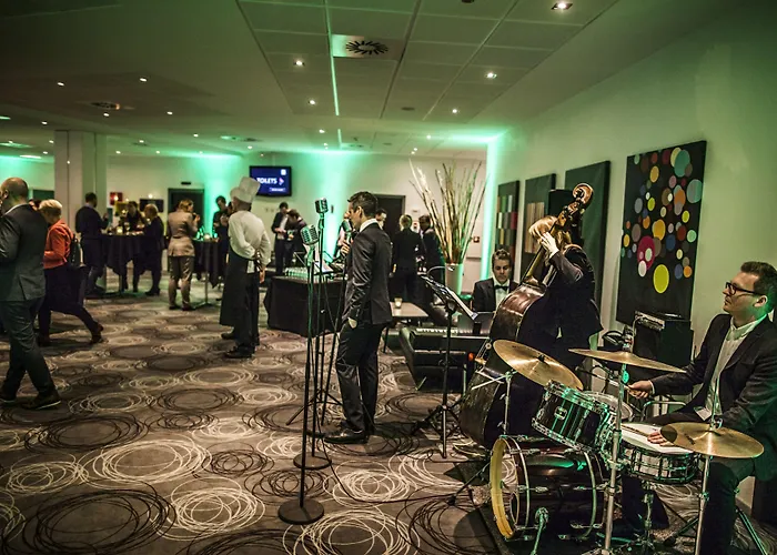 스캔딕 슬루스홀믄